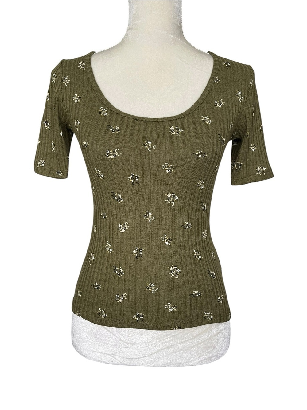 Old Navy Fitted Floral Top Women Size XS Elbow Sleeves Rib Knit Green